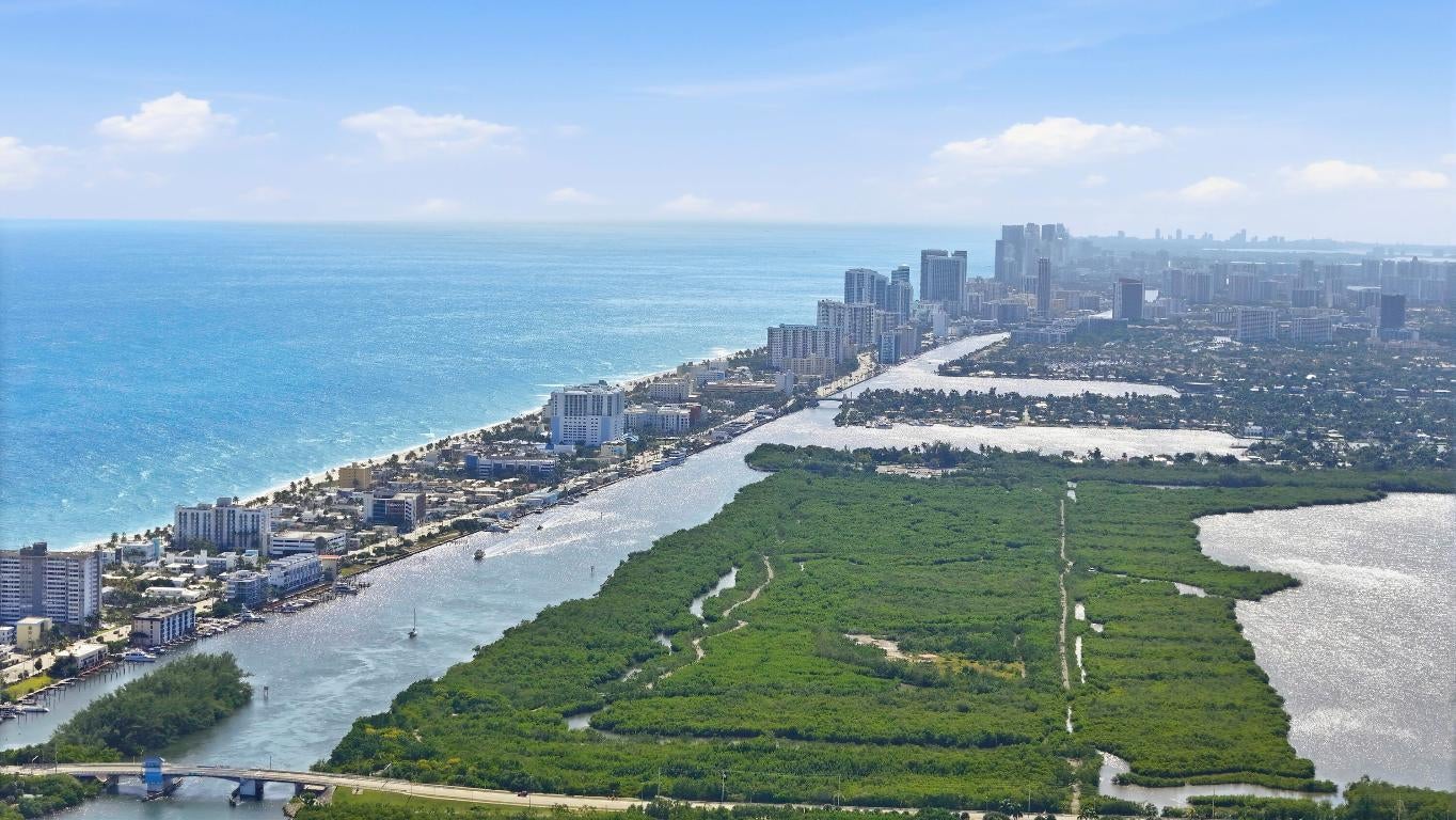 Dania Beach, Florida, 33004, United States, 2 Bedrooms Bedrooms, ,2 BathroomsBathrooms,Residential,For Sale,1996487