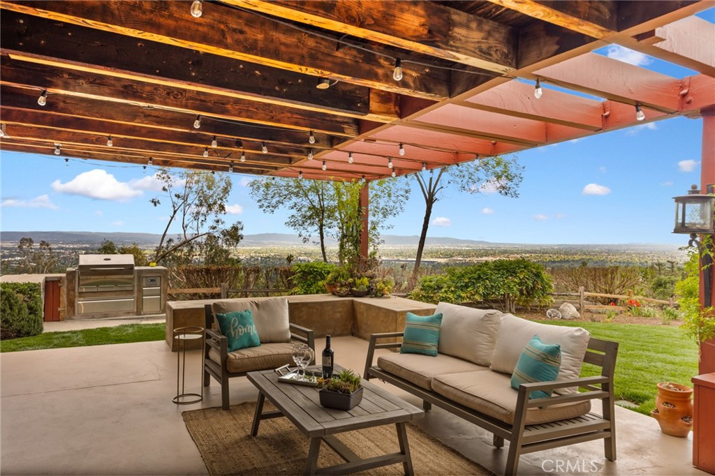 Sierra Madre, California, 91024, United States, 5 Bedrooms Bedrooms, ,2 BathroomsBathrooms,Residential,For Sale,1777104