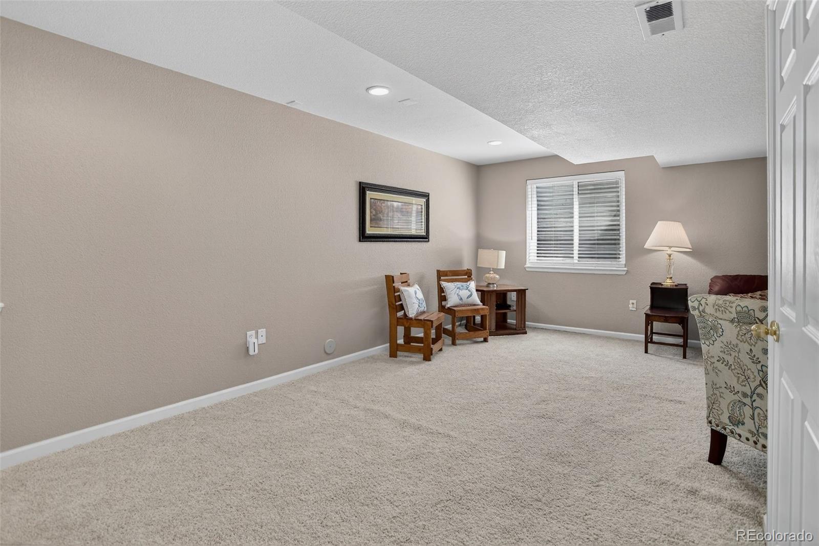 Highlands Ranch, Colorado, 80129, United States, 3 Bedrooms Bedrooms, ,3 BathroomsBathrooms,Residential,For Sale,1938652