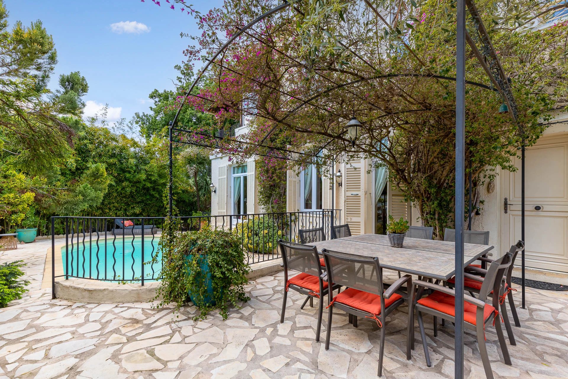 Cagnes-sur-Mer, Provence-Alpes-Côte d’Azur, 06800, FR, 4 Bedrooms Bedrooms, ,3 BathroomsBathrooms,Residential,For Sale,1829580