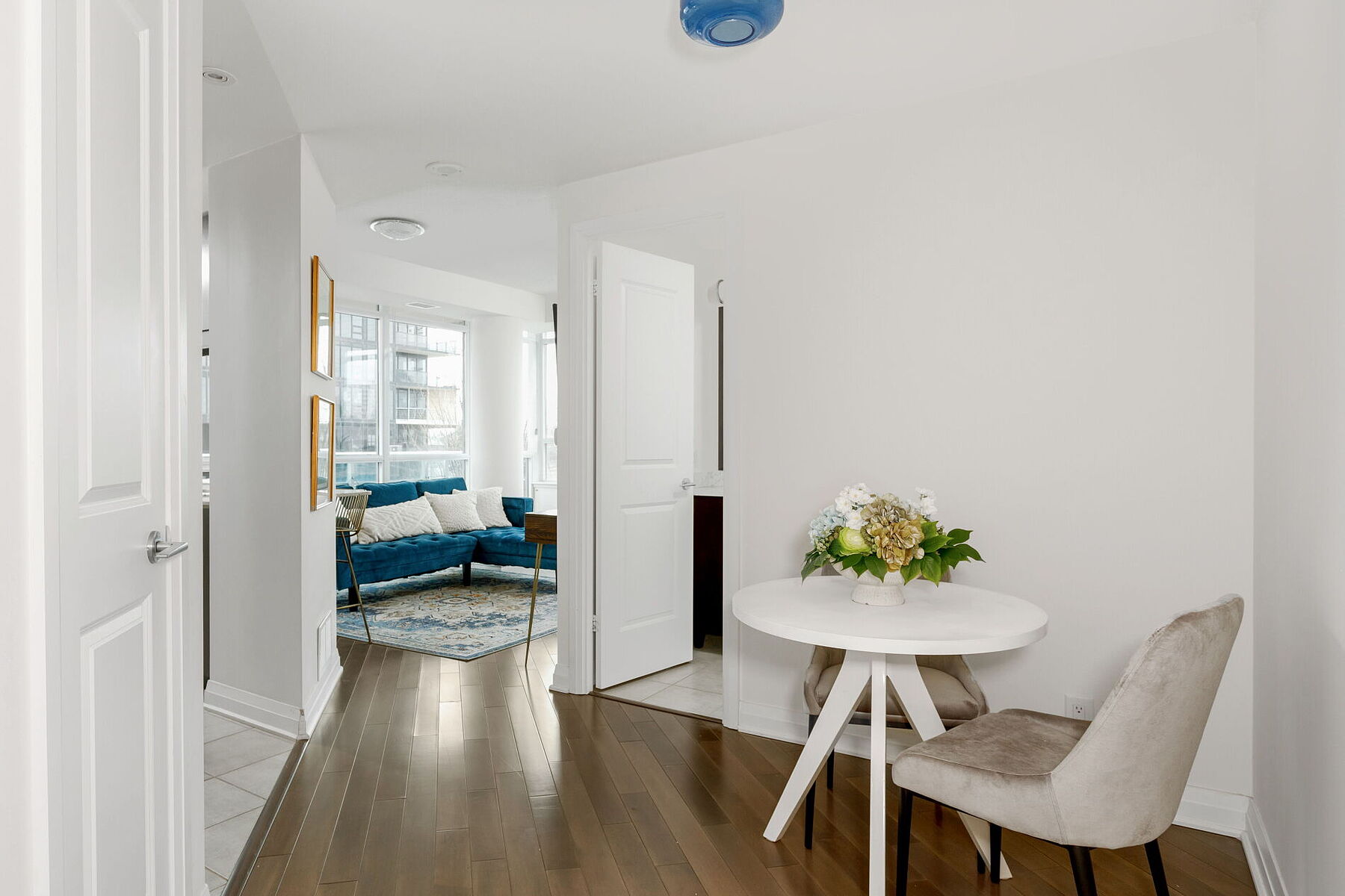  Spacious and Bright Condo - 物件實景