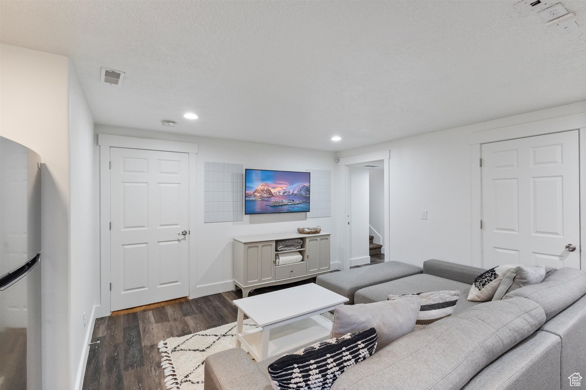 Bluffdale, Utah, 84065, United States, 4 Bedrooms Bedrooms, ,4 BathroomsBathrooms,Residential,For Sale,1910817