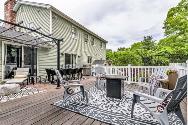 Methuen, Massachusetts, 01844, United States, 4 Bedrooms Bedrooms, ,2 BathroomsBathrooms,Residential,For Sale,2048682