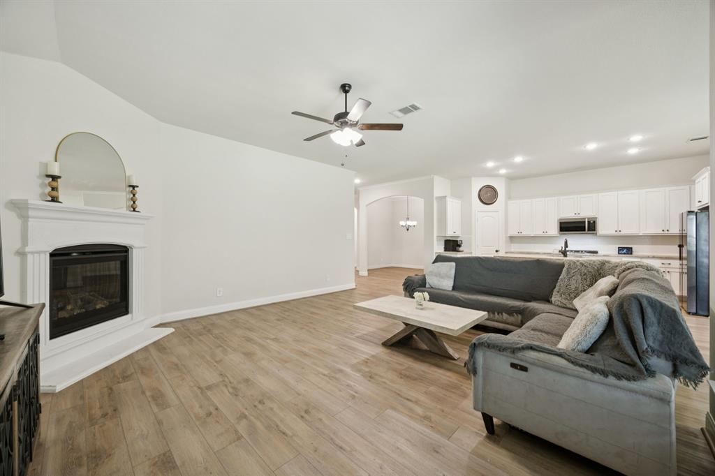 Royse City, Texas, 75189, United States, 4 Bedrooms Bedrooms, ,3 BathroomsBathrooms,Residential,For Sale,1898929