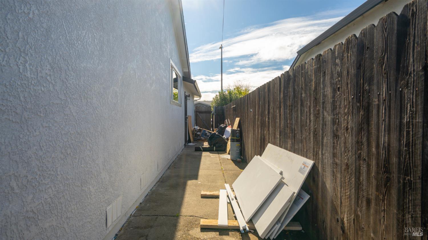 Vacaville, California, 95688, United States, 4 Bedrooms Bedrooms, ,2 BathroomsBathrooms,Residential,For Sale,2008554