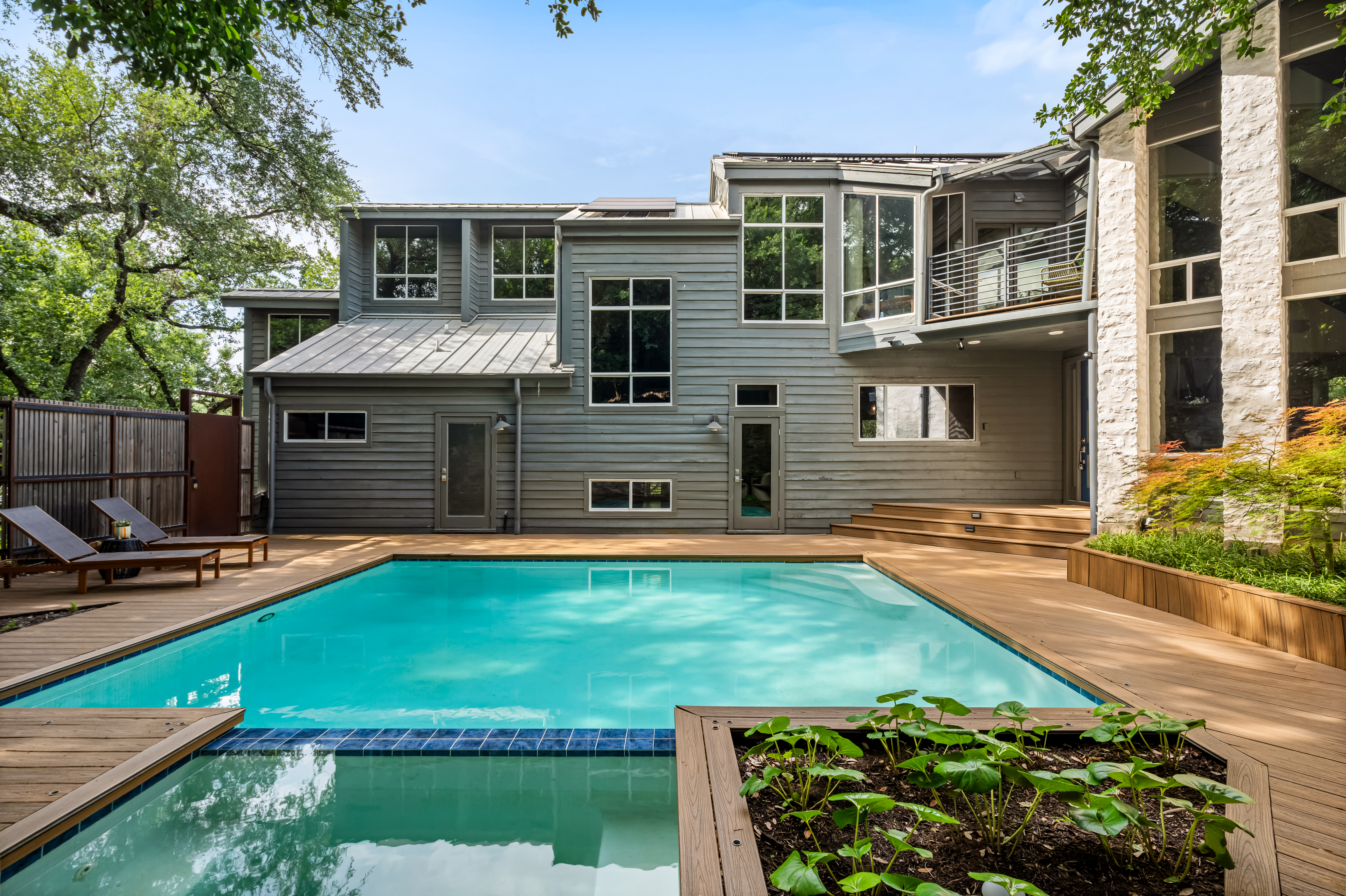  Tarrytown Home with Personality, Privacy, and a Pool - 物件實景