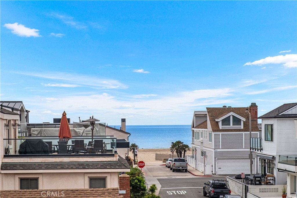 Newport Beach, California, 92663, United States, 5 Bedrooms Bedrooms, ,6 BathroomsBathrooms,Residential,For Sale,1993408