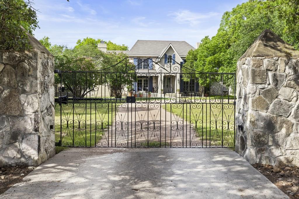 Kerrville, Texas, 78028, United States, 6 Bedrooms Bedrooms, ,6 BathroomsBathrooms,Residential,For Sale,1980458