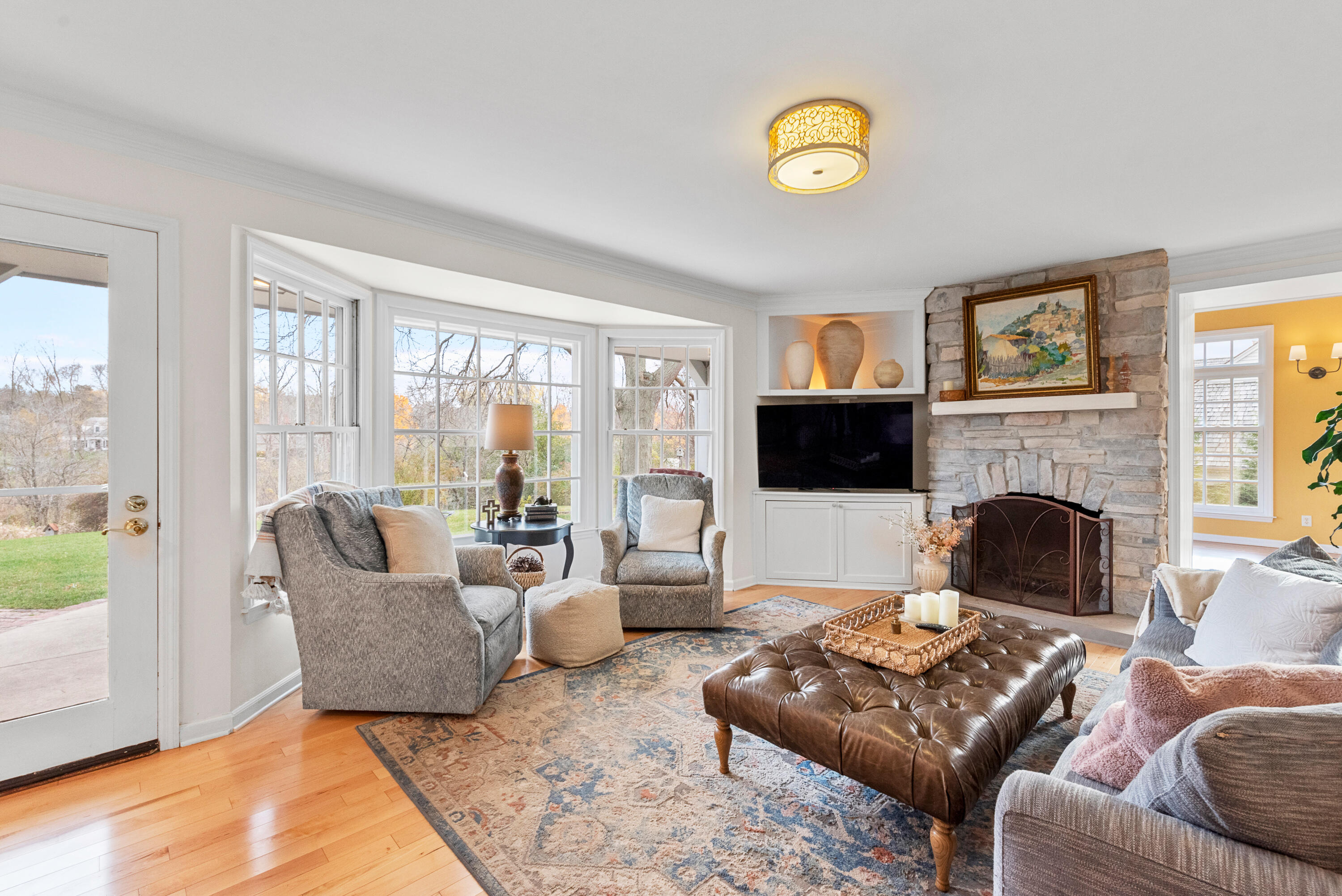 Mequon, Wisconsin, 53092, United States, 4 Bedrooms Bedrooms, ,3 BathroomsBathrooms,Residential,For Sale,1989588