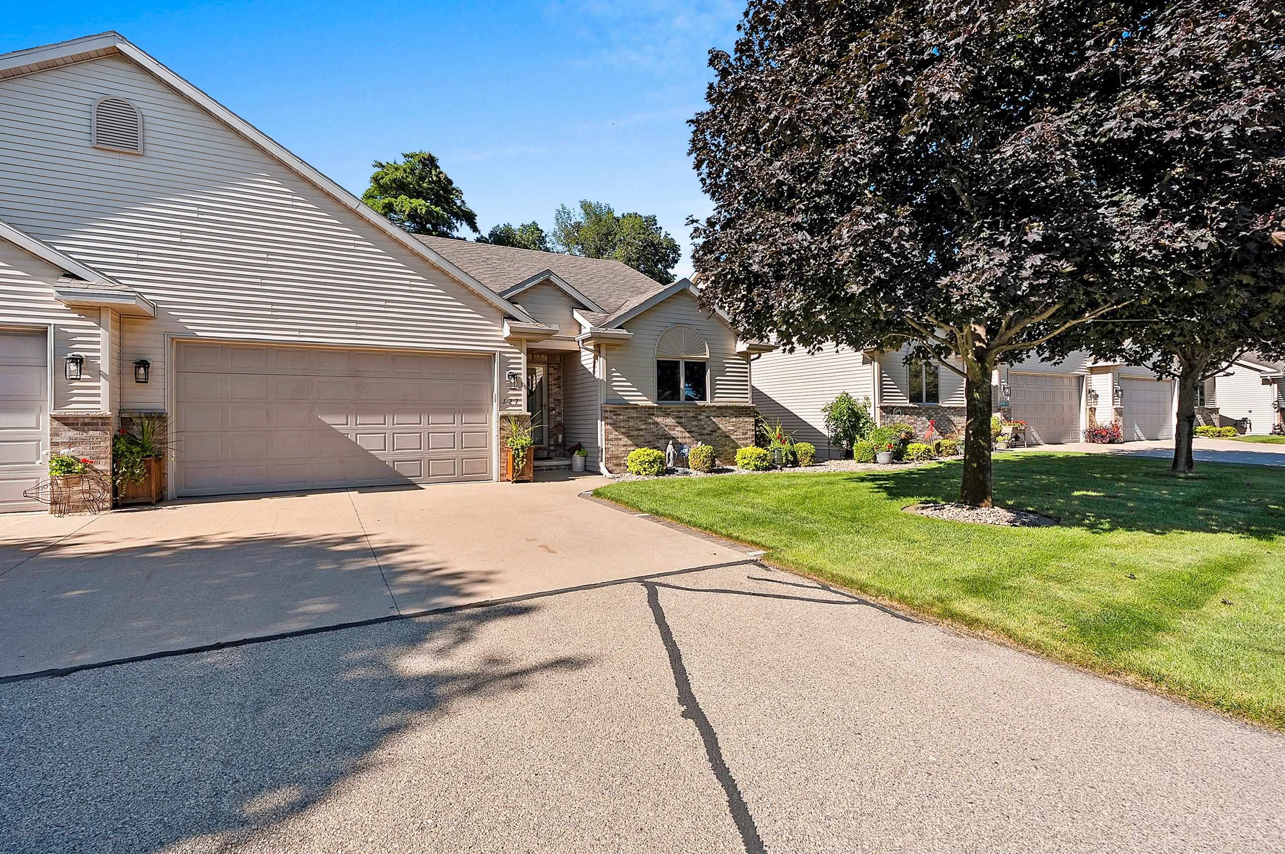 SHAWANO, Wisconsin, 54166, United States, 3 Bedrooms Bedrooms, ,3 BathroomsBathrooms,Residential,For Sale,1940998