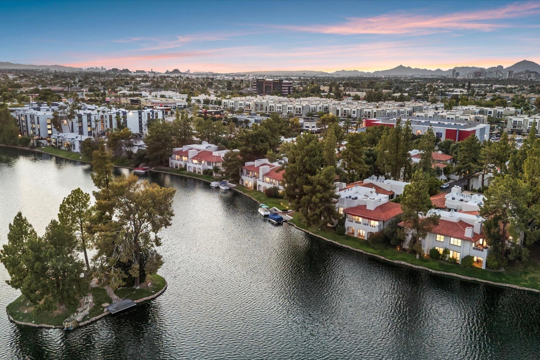  5200 S Lakeshore Drive  Tempe, AZ - 物件實景