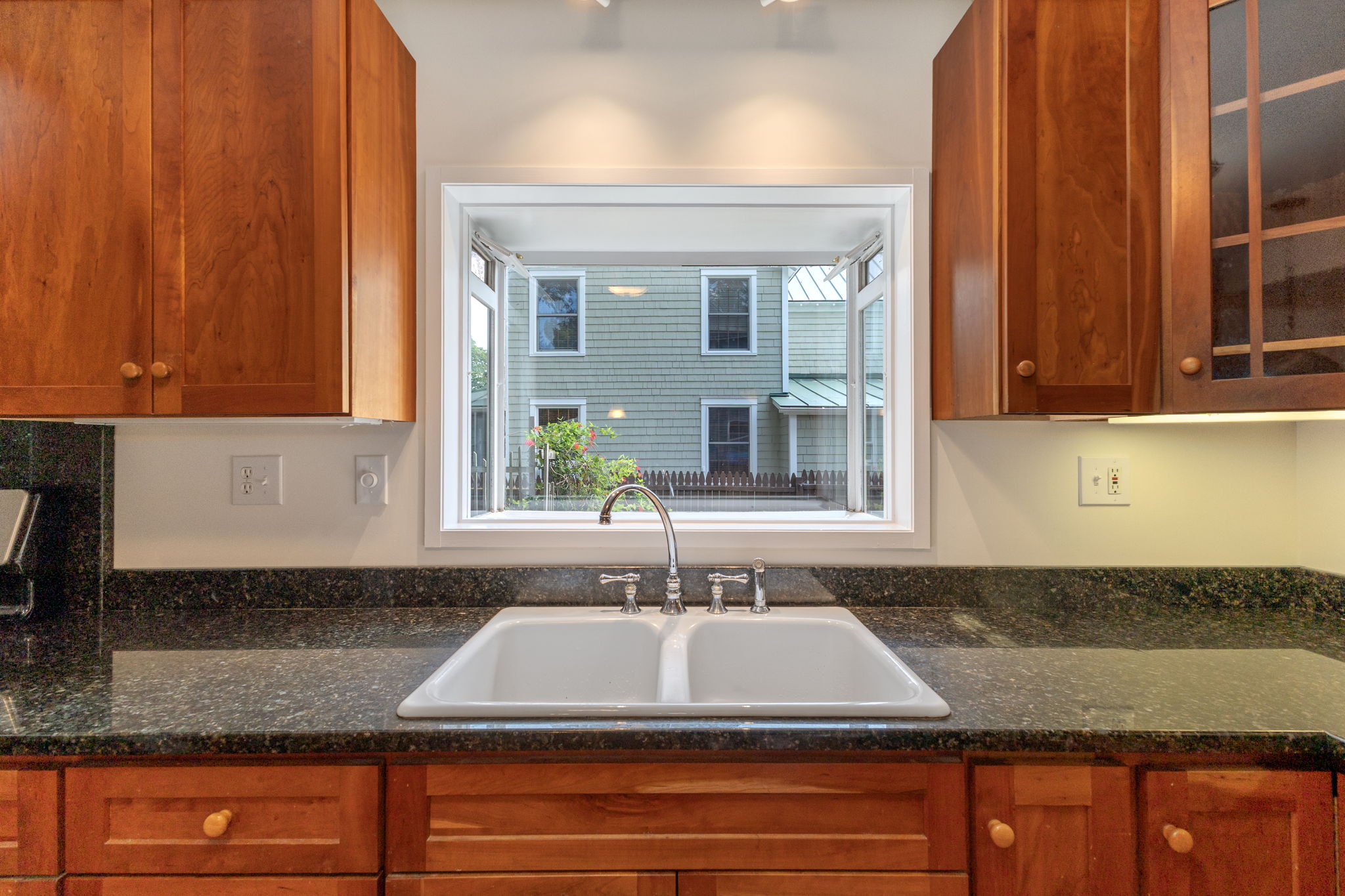  6 Pinewood Avenue, Saratoga Springs, NY, 12866 - 物件實景