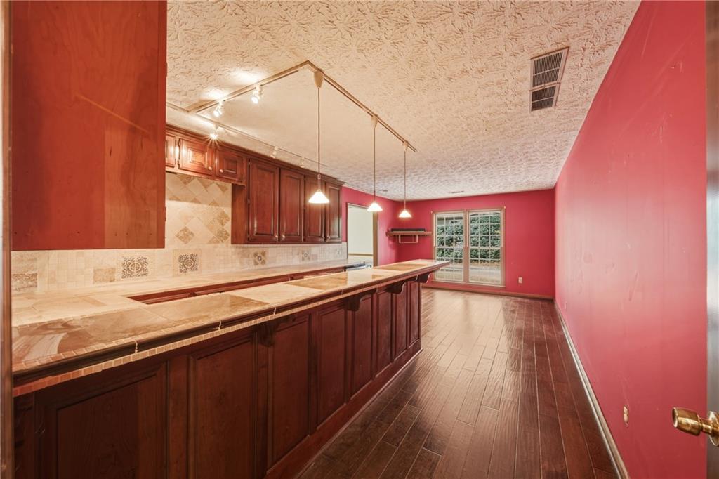 Roswell, Georgia, 30076, United States, 4 Bedrooms Bedrooms, ,3 BathroomsBathrooms,Residential,For Sale,2049337