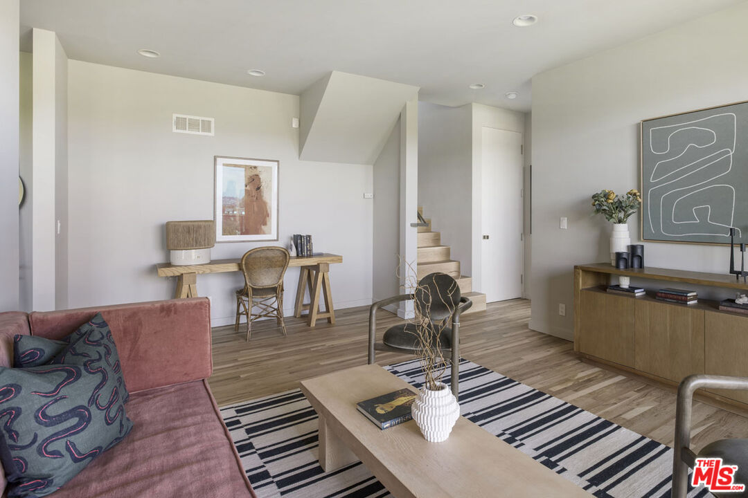 Los Angeles, California, 90039, United States, 3 Bedrooms Bedrooms, ,4 BathroomsBathrooms,Residential,For Sale,1934382