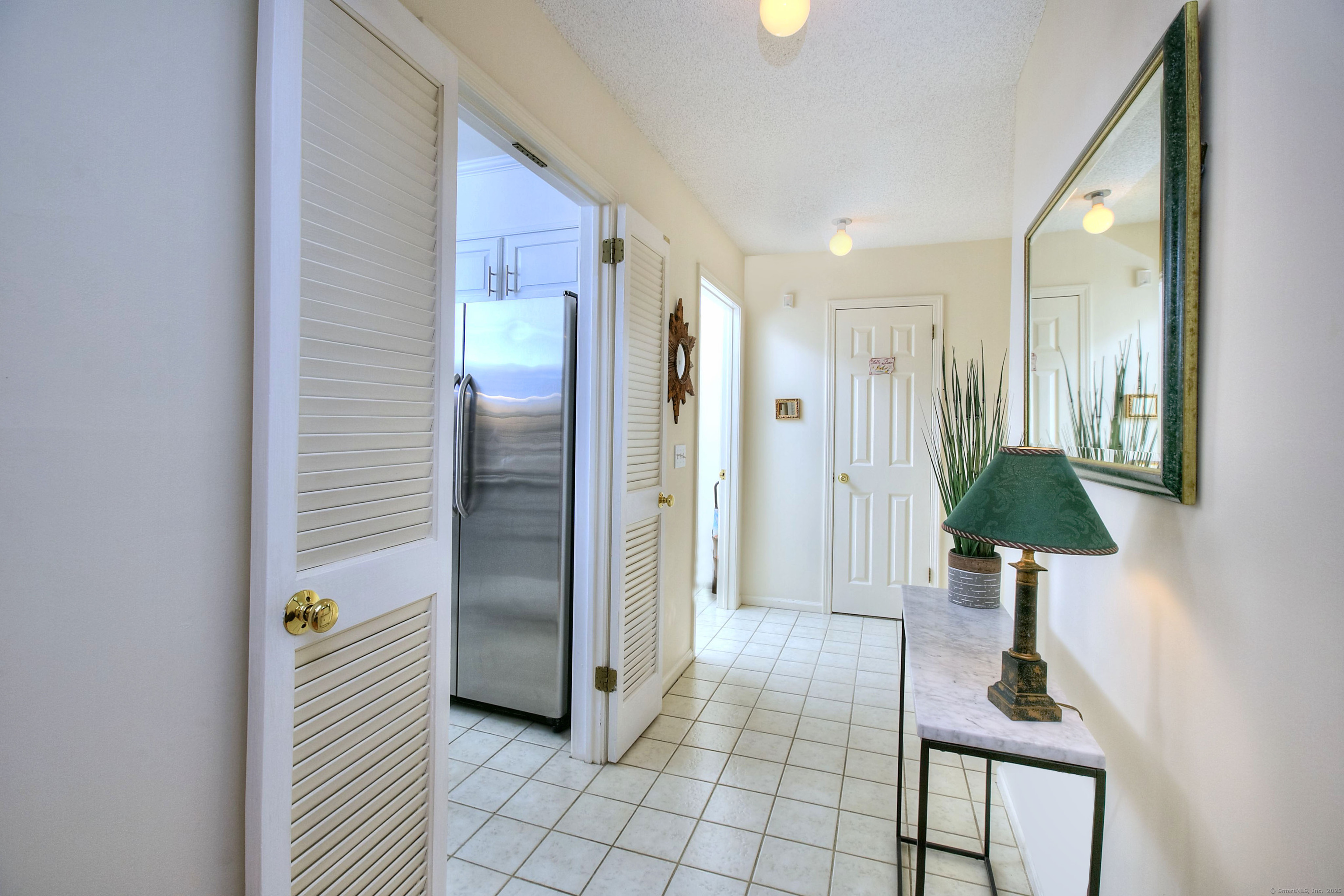 Westport, Connecticut, 06880, United States, 2 Bedrooms Bedrooms, ,3 BathroomsBathrooms,Residential,For Sale,1988257