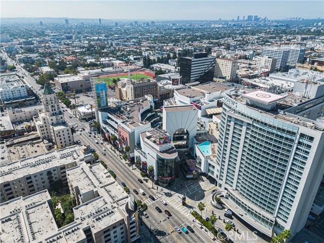 Hollywood Hills, California, 90068, United States, 2 Bedrooms Bedrooms, ,2 BathroomsBathrooms,Residential,For Sale,1981574