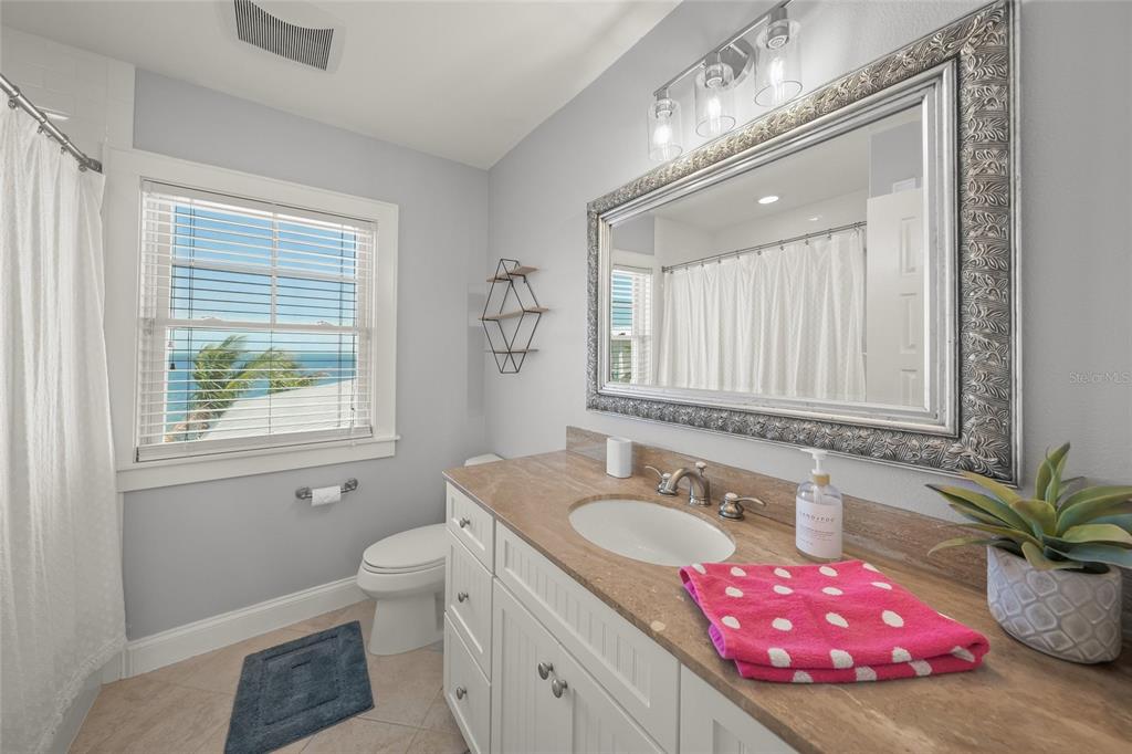 Holmes Beach, Florida, 34217, United States, 5 Bedrooms Bedrooms, ,5 BathroomsBathrooms,Residential,For Sale,1770392