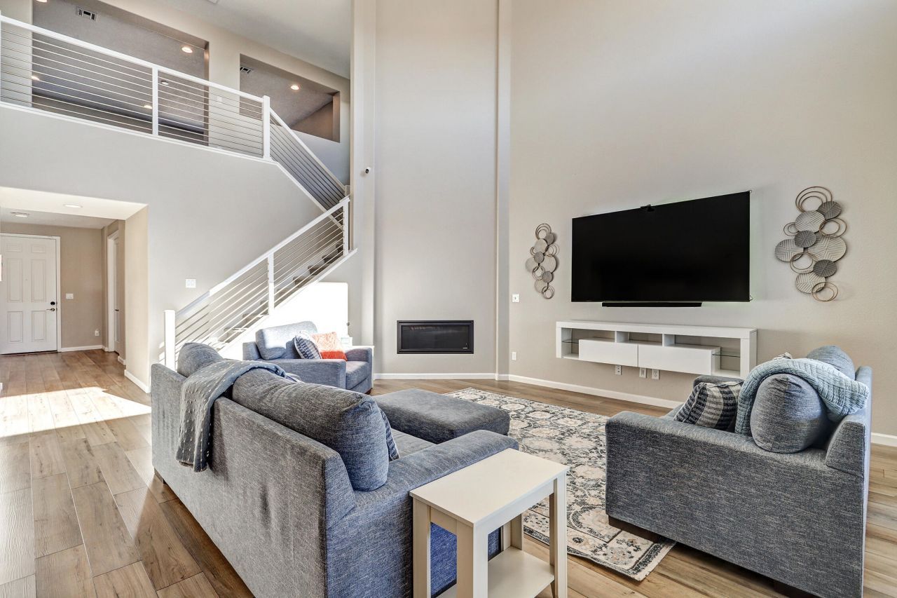 Rio Rancho, New Mexico, 87124, United States, 5 Bedrooms Bedrooms, ,4 BathroomsBathrooms,Residential,For Sale,2003162