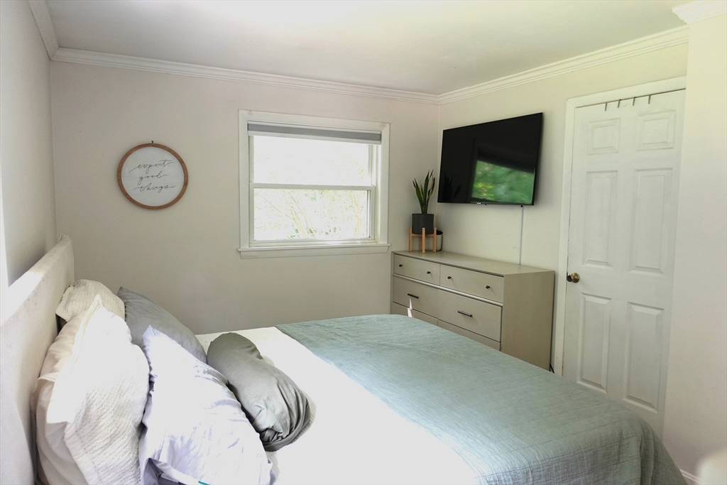 Franklin, Massachusetts, 02038, United States, 3 Bedrooms Bedrooms, ,1 BathroomBathrooms,Residential,For Sale,1972596