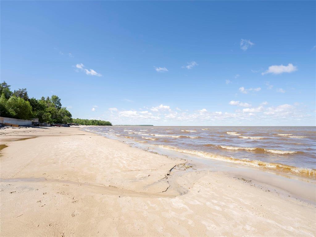 LESTER BEACH, Manitoba, R0E 0E0, CA, 4 Bedrooms Bedrooms, ,3 BathroomsBathrooms,Residential,For Sale,1949698