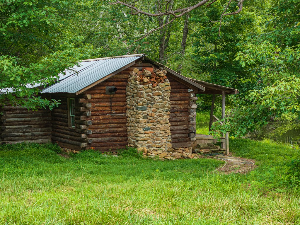 Brookneal, Virginia, 24528, United States, 2 Bedrooms Bedrooms, ,2 BathroomsBathrooms,Residential,For Sale,1927692
