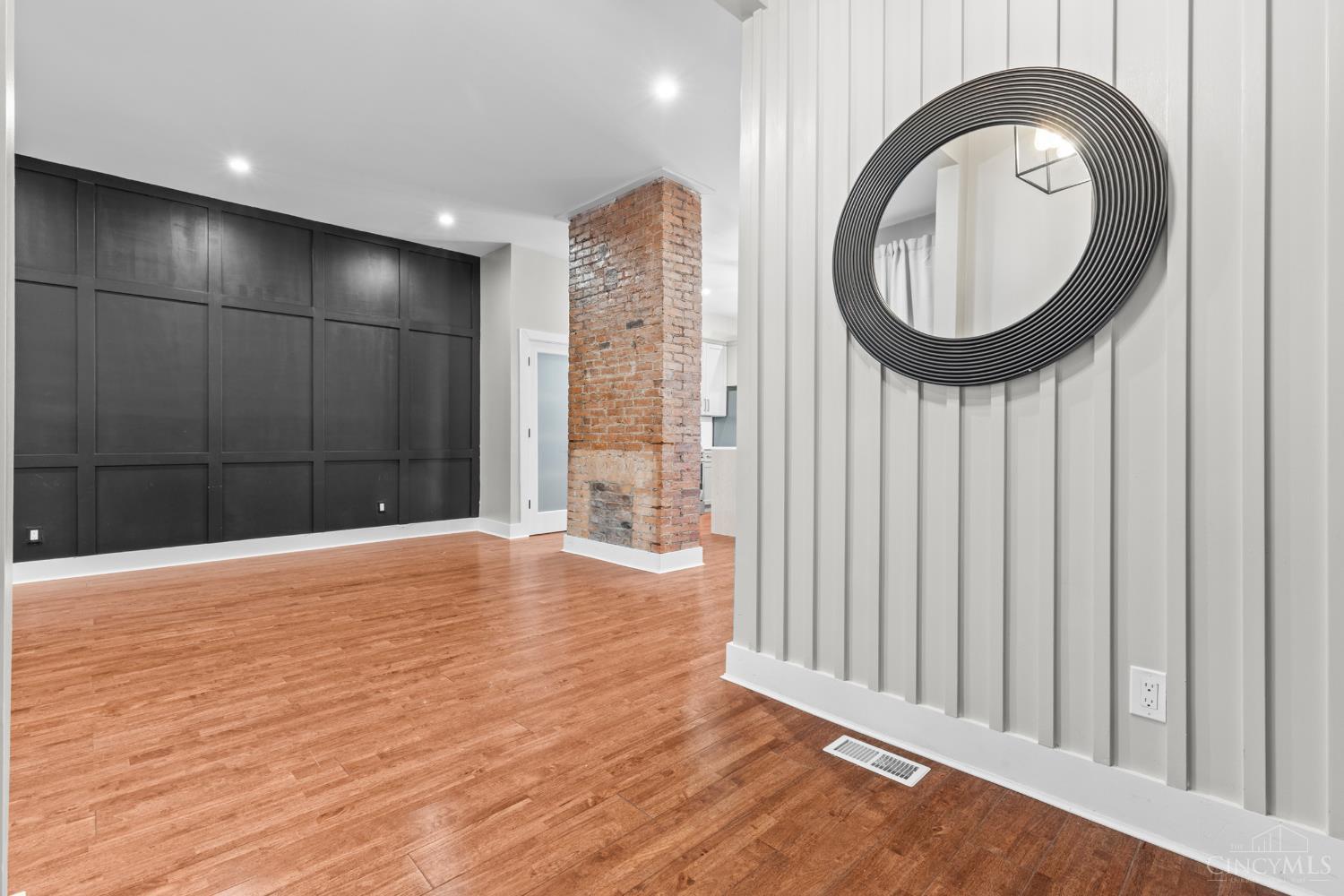 Cincinnati, Ohio, 45206, United States, 3 Bedrooms Bedrooms, ,3 BathroomsBathrooms,Residential,For Sale,1997229