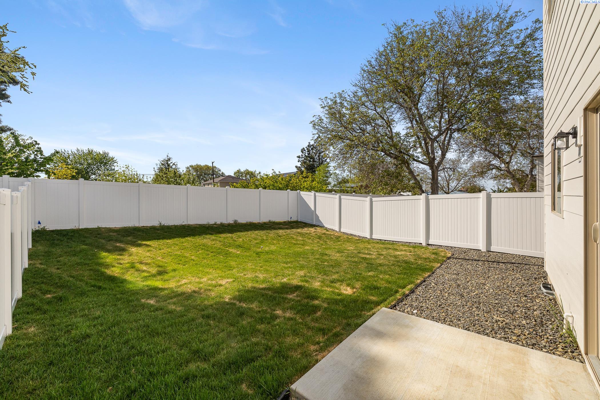 Kennewick, Washington, 99337, United States, 6 Bedrooms Bedrooms, ,Residential,For Sale,1787924