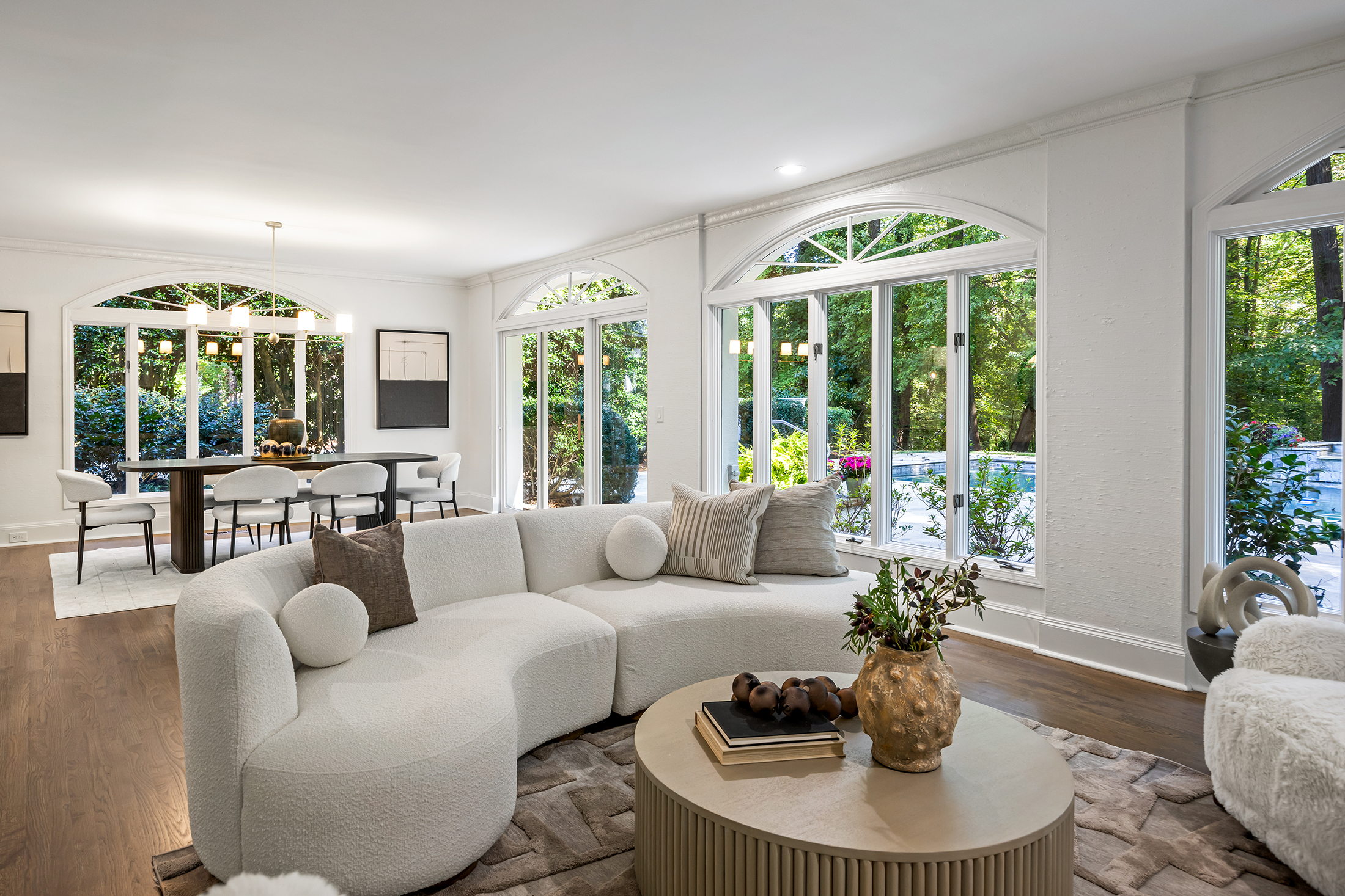  Timeless Architecture, Refined Interiors, and Modern Comfort in Sandy Springs - 物件實景