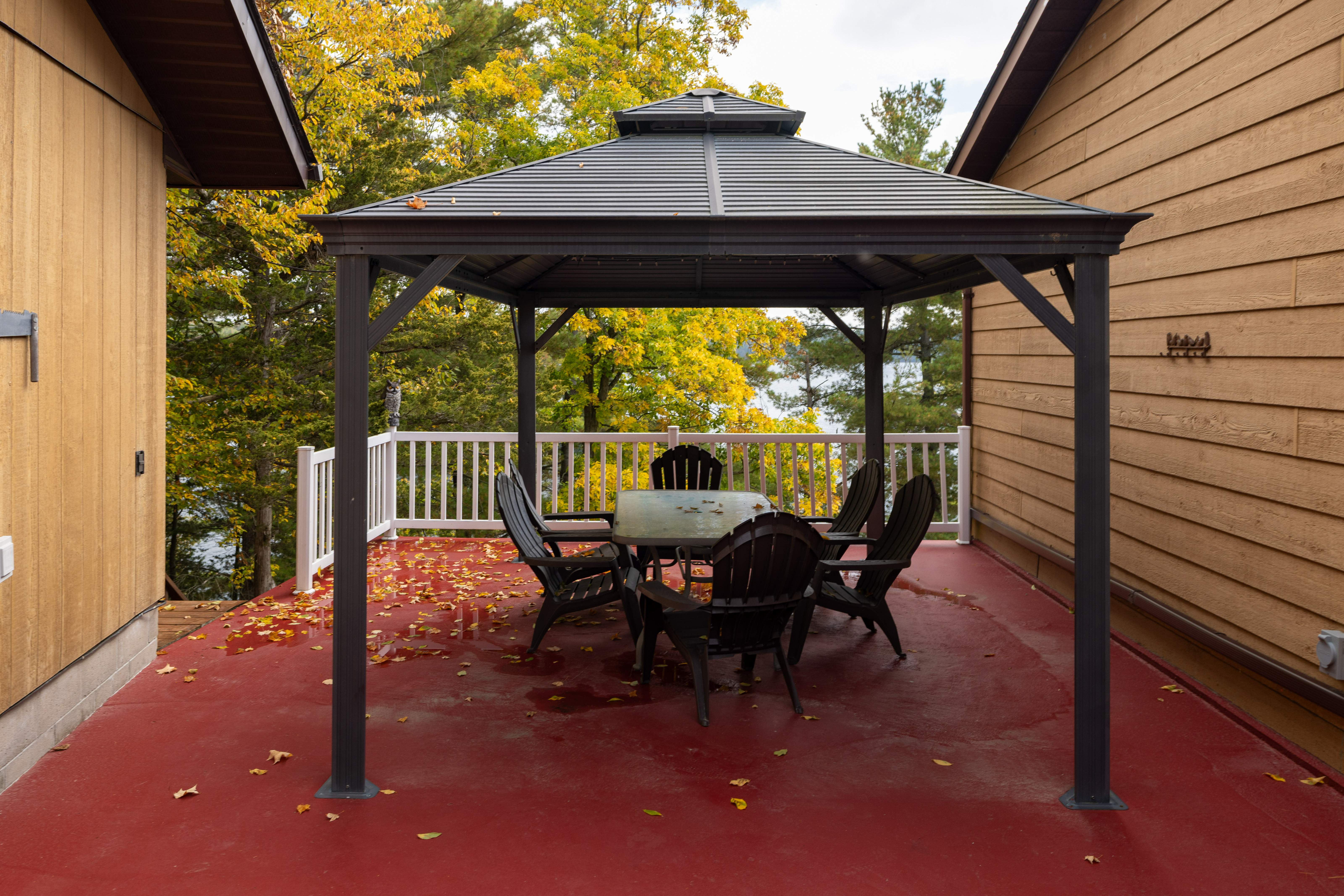 South Frontenac, Ontario, K0H 2L0, CA, 3 Bedrooms Bedrooms, ,3 BathroomsBathrooms,Residential,For Sale,1960739