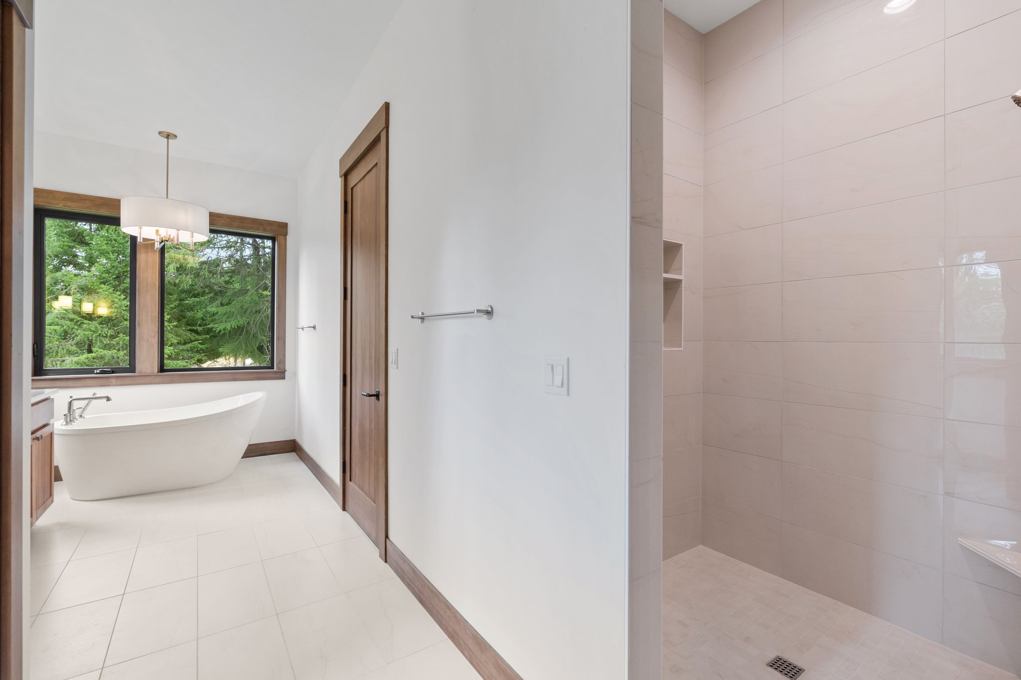 Sandpoint, Idaho, 83864, United States, 3 Bedrooms Bedrooms, ,3 BathroomsBathrooms,Residential,For Sale,1981039