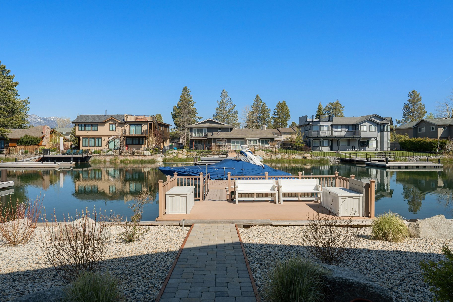  Backyard entertaining at it