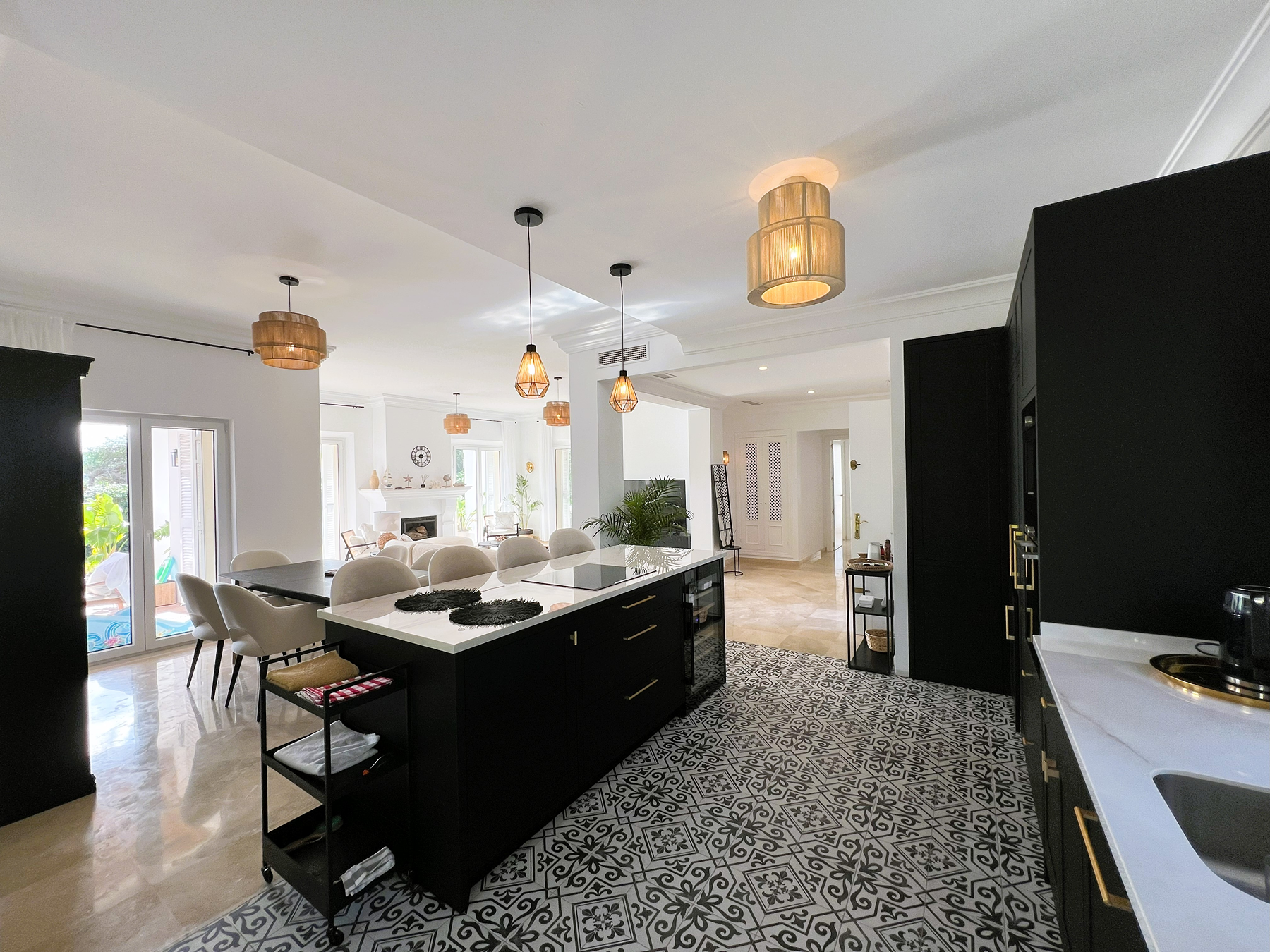  Renovated Andalusian-style villa with private garden and pool - 物件實景
