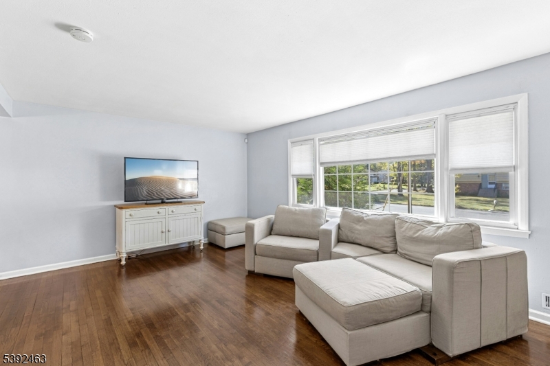 Plainfield City, New Jersey, 07062, United States, 3 Bedrooms Bedrooms, ,2 BathroomsBathrooms,Residential,For Sale,1968857