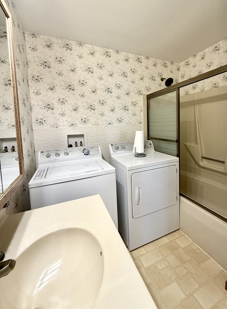 Sycamore, Illinois, 60178, United States, 4 Bedrooms Bedrooms, ,3 BathroomsBathrooms,Residential,For Sale,1988163