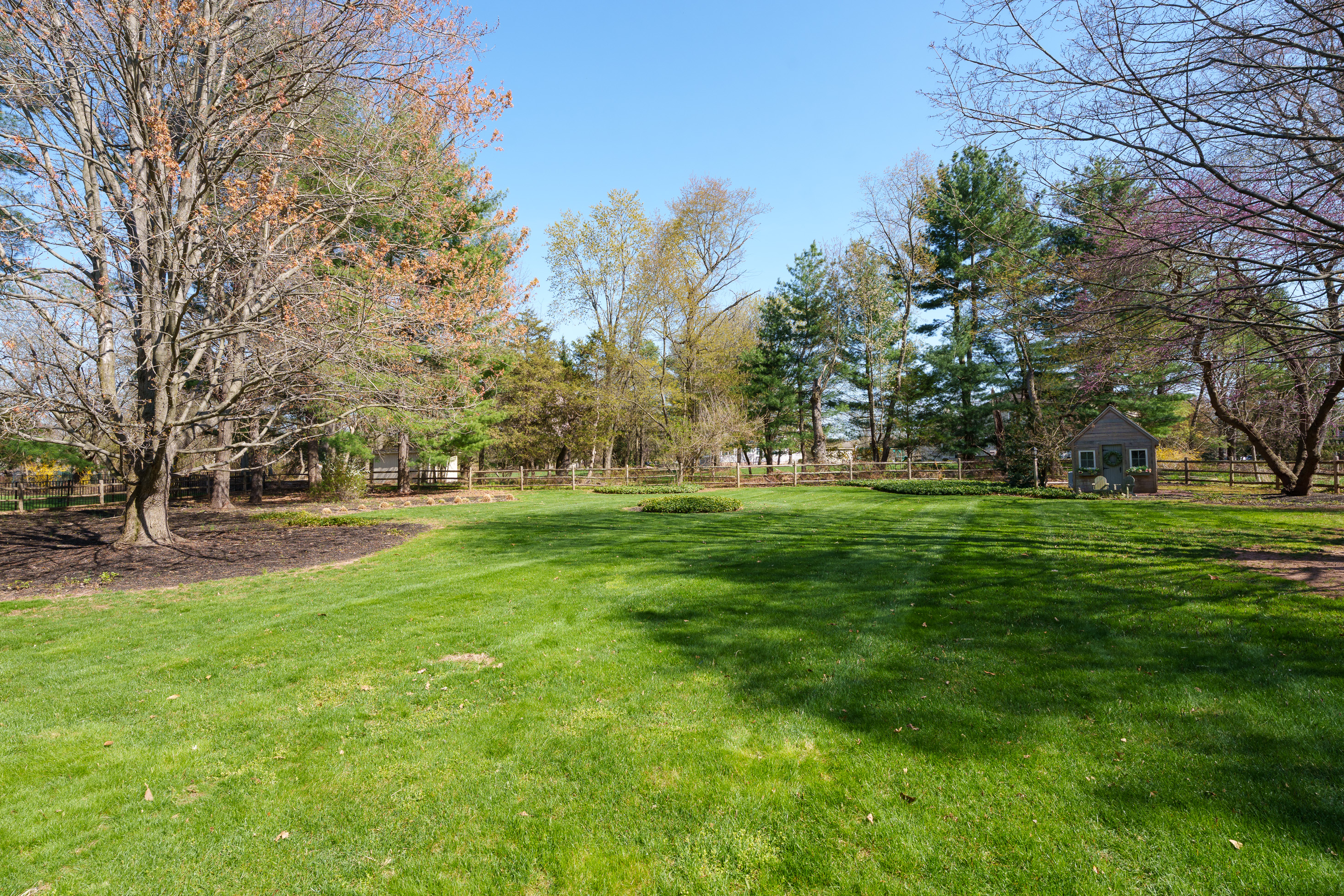  Architecturally Distinct with Greenhouse, Sunroom, and Updated Kitchen - 物件實景