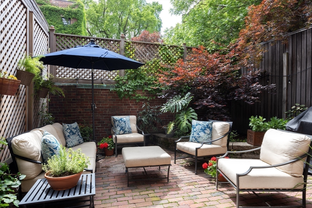 Boston, Massachusetts, 02108, United States, 5 Bedrooms Bedrooms, ,6 BathroomsBathrooms,Residential,For Sale,1950869