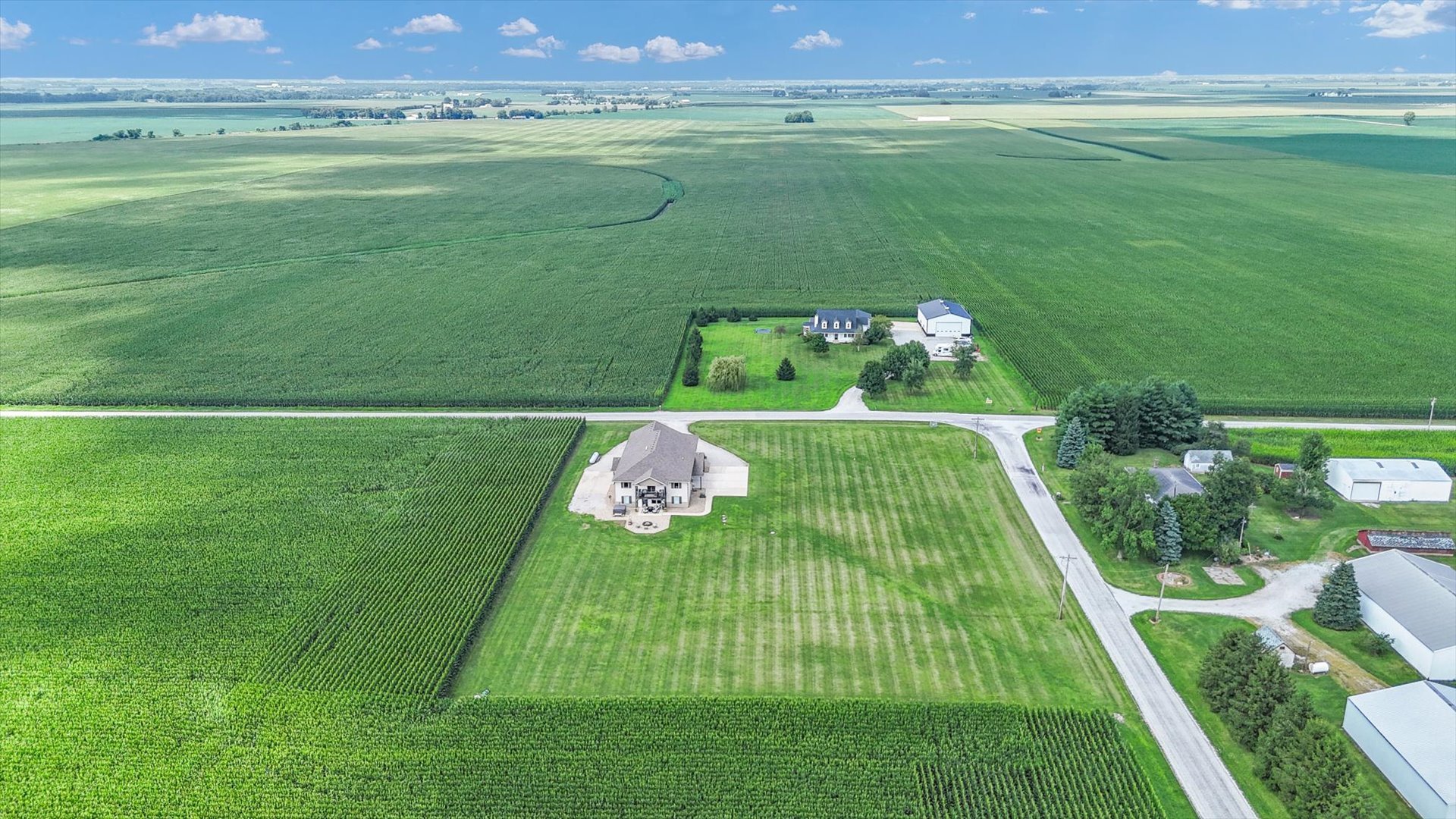 Sidney, Illinois, 61877, United States, 3 Bedrooms Bedrooms, ,2 BathroomsBathrooms,Residential,For Sale,1913394