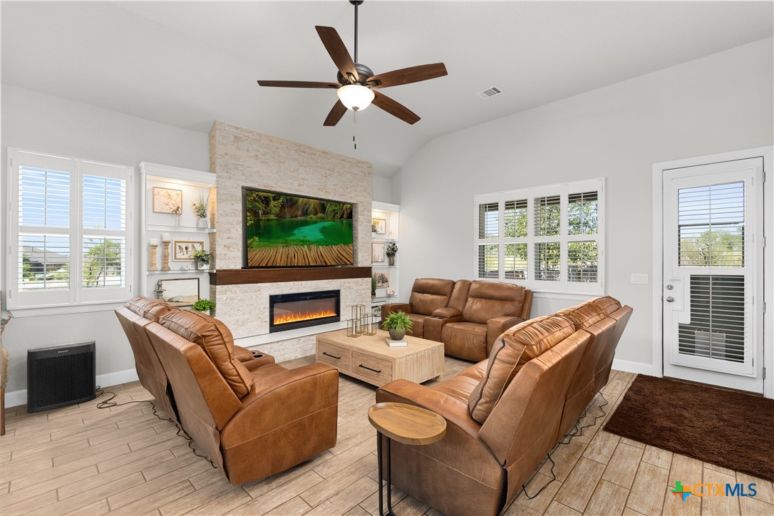 San Marcos, Texas, 78666, United States, 4 Bedrooms Bedrooms, ,4 BathroomsBathrooms,Residential,For Sale,1961240