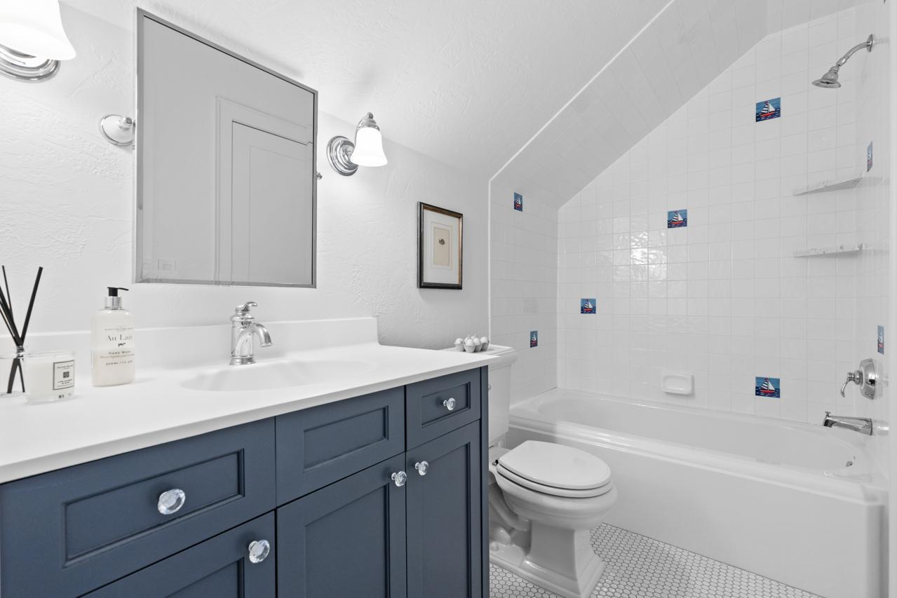 Orono, Minnesota, 55364, United States, 4 Bedrooms Bedrooms, ,4 BathroomsBathrooms,Residential,For Sale,1988176