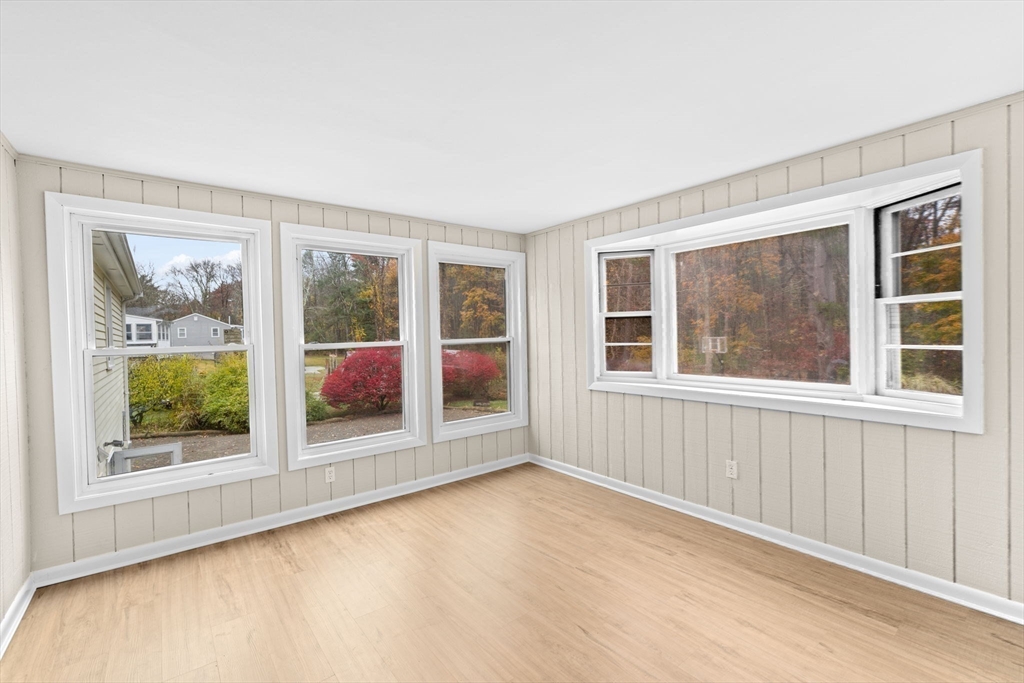 Mansfield, Massachusetts, 02048, United States, 3 Bedrooms Bedrooms, ,2 BathroomsBathrooms,Residential,For Sale,1991950