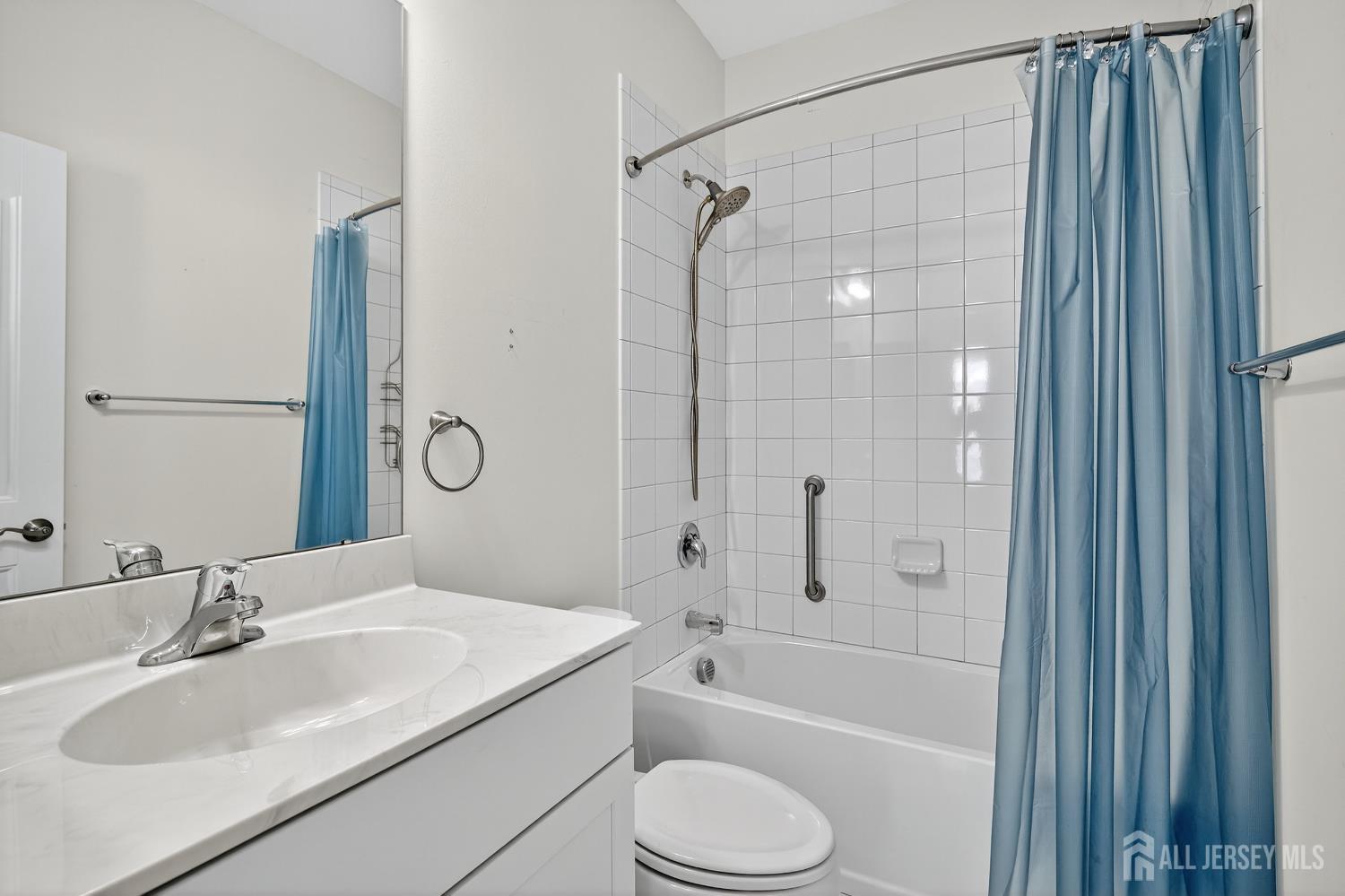 Sayreville, New Jersey, 08859, United States, 2 Bedrooms Bedrooms, ,3 BathroomsBathrooms,Residential,For Sale,1989684