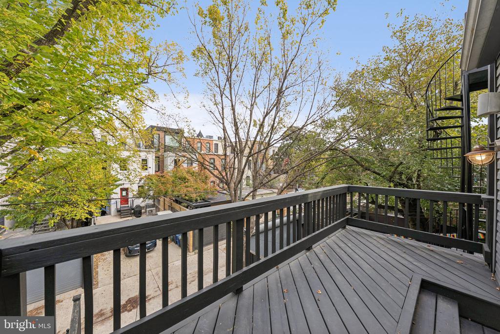 Washington, District of Columbia, 20001, United States, 6 Bedrooms Bedrooms, ,6 BathroomsBathrooms,Residential,For Sale,1983569