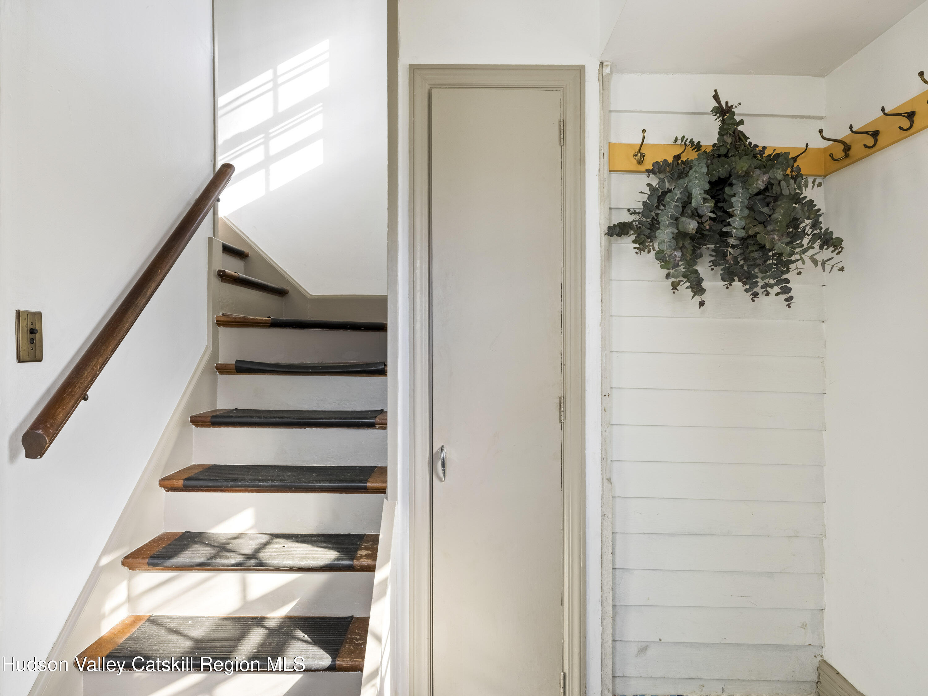 Red Hook, New York, 12571, United States, 4 Bedrooms Bedrooms, ,3 BathroomsBathrooms,Residential,For Sale,2000518