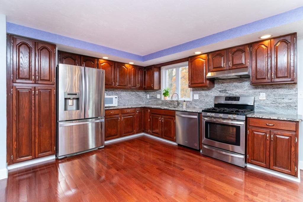 Stoughton, Massachusetts, 02072, United States, 4 Bedrooms Bedrooms, ,3 BathroomsBathrooms,Residential,For Sale,1987663