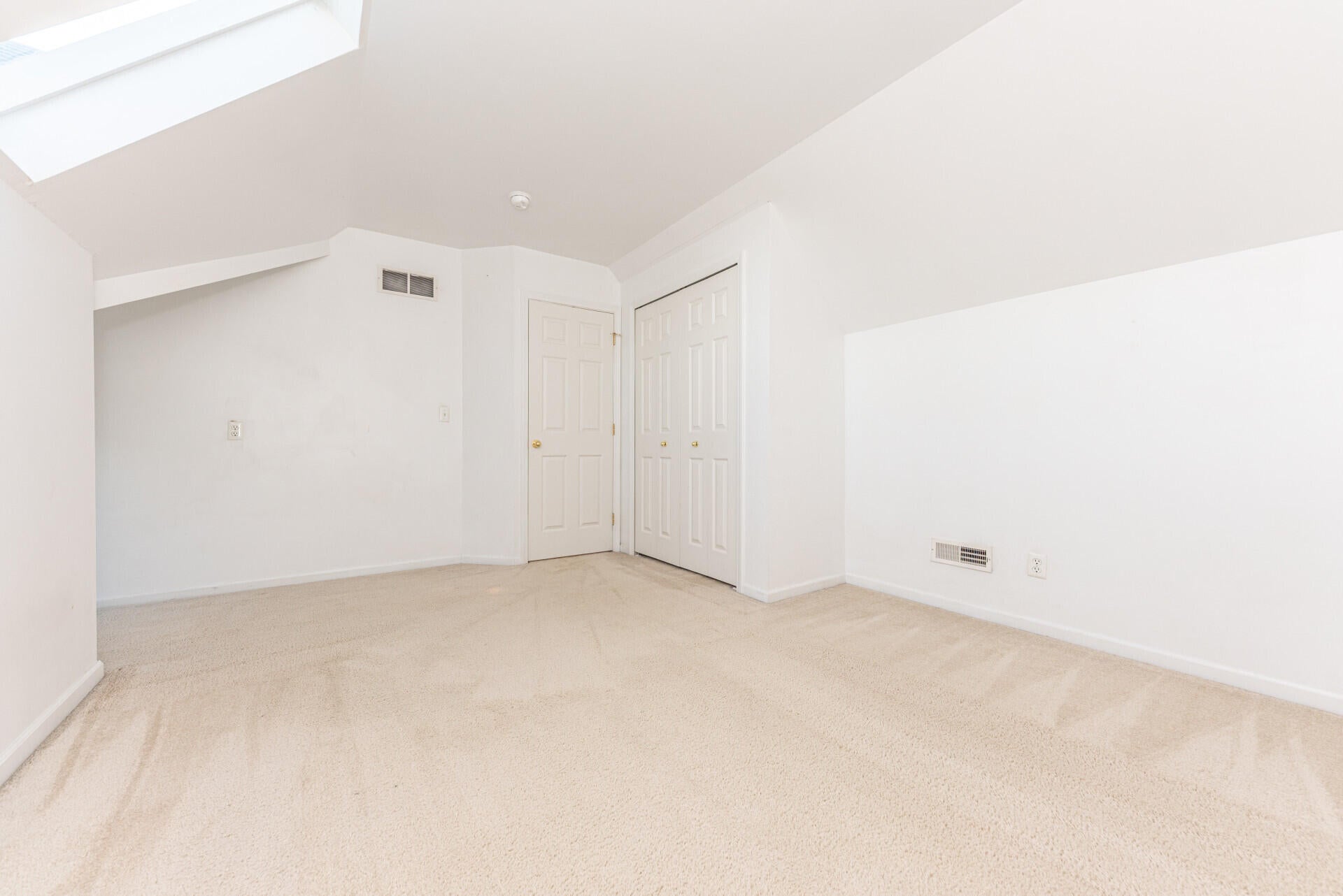 Ann Arbor, Michigan, 48103, United States, 4 Bedrooms Bedrooms, ,3 BathroomsBathrooms,Residential,For Sale,1991592