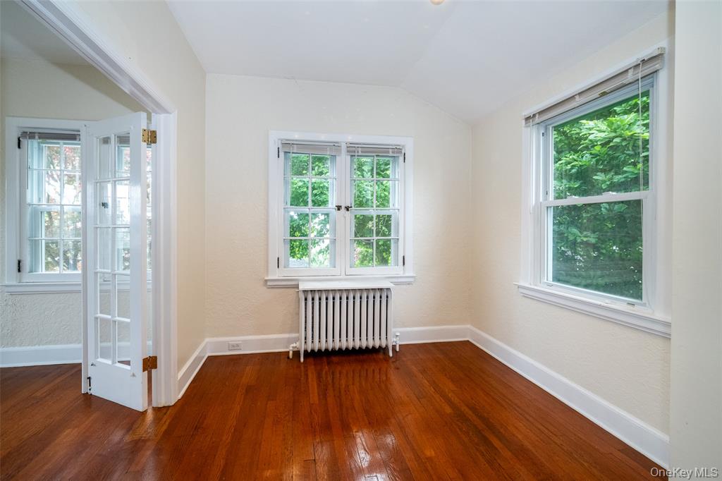 New Rochelle, New York, 10801, United States, 5 Bedrooms Bedrooms, ,4 BathroomsBathrooms,Residential,For Sale,2048483