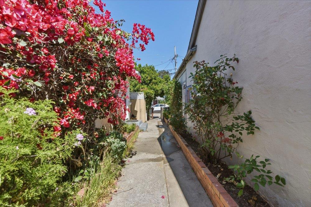 Santa Cruz, California, 95062, United States, ,Residential,For Sale,2048207