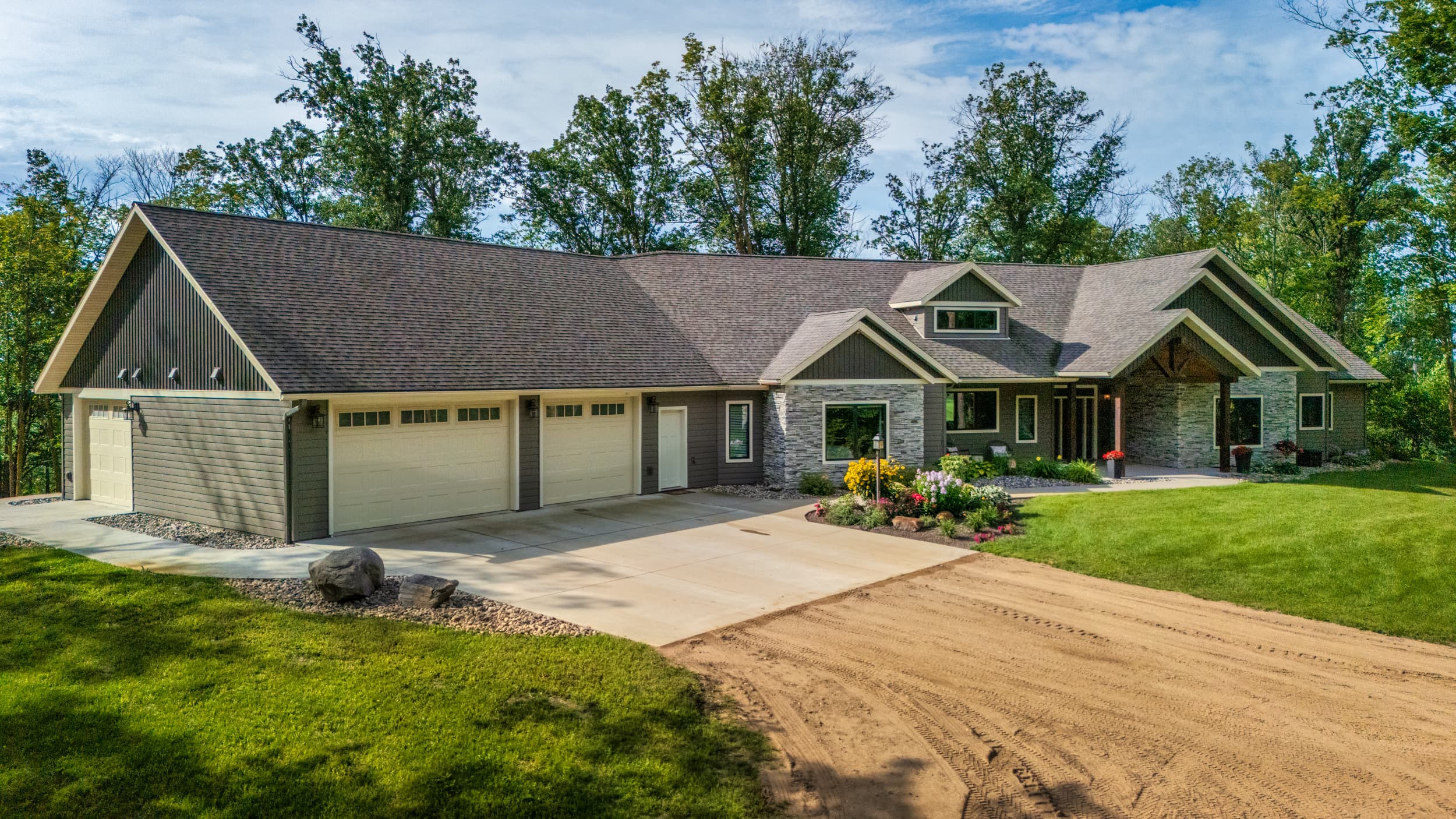 Clearbrook, Minnesota, 56634, United States, 4 Bedrooms Bedrooms, ,3 BathroomsBathrooms,Residential,For Sale,1921675