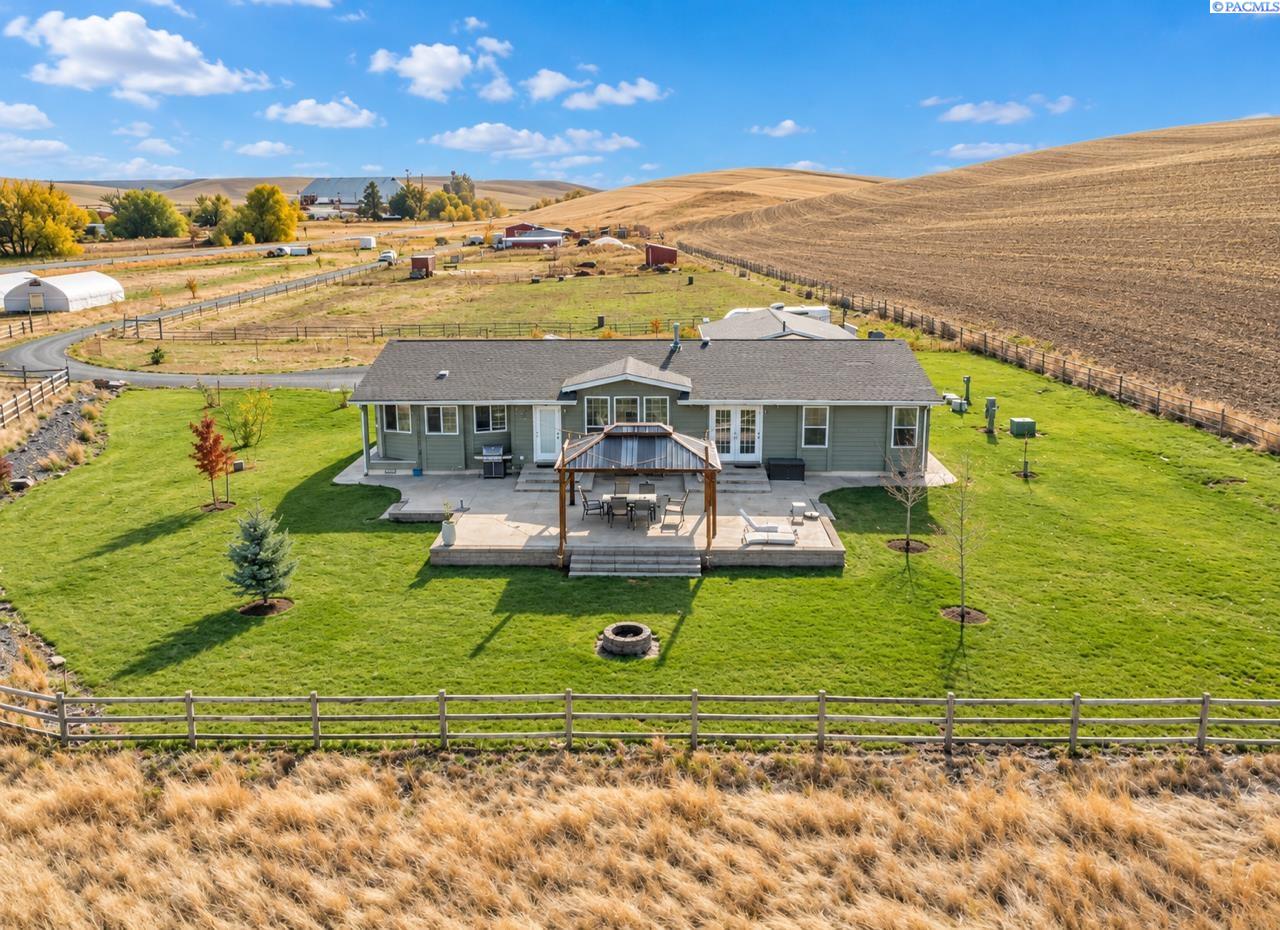 State Route 27 , Palouse, WA 99161
