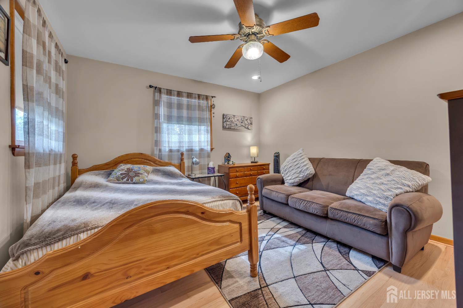 Edison, New Jersey, 08820, United States, 3 Bedrooms Bedrooms, ,2 BathroomsBathrooms,Residential,For Sale,1989177